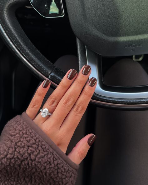 Soon life will start to look + feel like this again 🤎🍂🎃 #fall #cleveland #fallnails #leaves #falltime Winter Gel Nails Ideas 2024, Nail Ideas With Black, Nails With Black Dress, Bridesmaid Nail Ideas, Natural Nails Manicure, Bridesmaids Nails, Nails Dip, Simple Fall Nails, Plain Nails