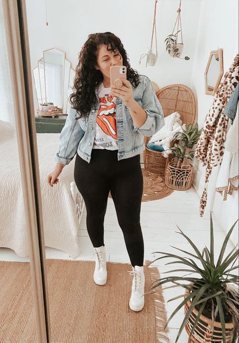 Outfit Ideas With White Combat Boots, Combat White Boots Outfit, Chunky White Boots Outfit Fall, White Doc Martens Outfit Plus Size, White Converse Boots Outfit, Outfit With White Combat Boots, White Combat Boots Outfit Dress, Styling White Combat Boots, Off White Combat Boots Outfit