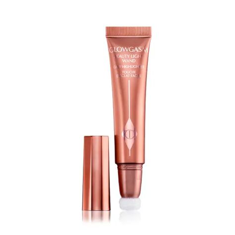 Charlotte Tilbury Beauty Light Wand, Diva Light, Hollywood Red Carpet, Cheek Makeup, Magical Makeup, Beauty Light, Liquid Highlighter, Blush Highlighter, Pat Mcgrath