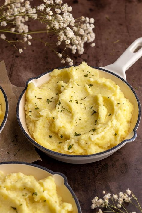 Cottage cheese mashed potatoes in small cast iron skillet Best Mashed Potatoes Ever, Garlic Mash, Healthy Mashed Potatoes, Cheese Mashed Potatoes, Easy Mashed Potatoes, Best Mashed Potatoes, Mash Recipe, Cheesy Mashed Potatoes, Cottage Cheese Recipes