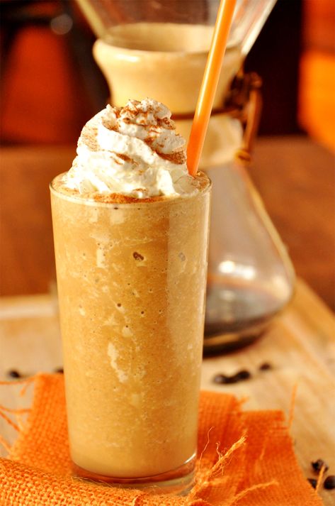 5-Ingredient Pumpkin Frappuccino. I actually love pumpkin flavored stuff now! :D Pumpkin Frappuccino, Recipes Pumpkin, Minimalist Baker, Smoothie Shakes, 5 Ingredient, Smoothie Drinks, Frappe, Pumpkin Recipes, Coffee Recipes