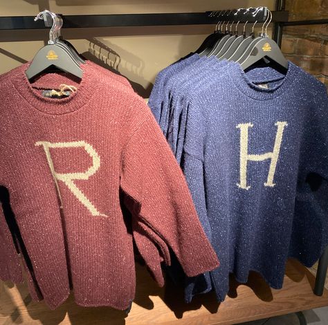 Magical Must-Have Merch from the New Harry Potter New York Store Harry Potter New York, Harry Potter Store, Harry Potter Hoodie, Harry Potter New, Harry Potter Merch, You Are My Moon, Harry Potter Universal Studios, Harry Potter Shop, Zendaya Outfits