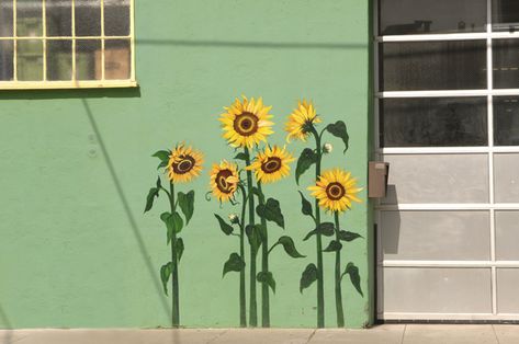 Sunflower Mural Sunflower Mural, Garden Fence Art, Garden Mural, Flower Mural, Sunflower Wall Art, Fence Art, Wall Painting Decor, Wall Murals Painted, Wall Paint Designs