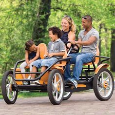 You could think of it as a bicycle built for four but the Touring Quadracycle is much more than that because it offers a unique and eye-catching way to spend time with the family while enjoying the great outdoors. Life can hectic the Cycling Pedals, Hammacher Schlemmer, Cycling Route, Quad Bike, Cargo Bike, Pedal Cars, Rubber Tires, Go Kart, Tricycle