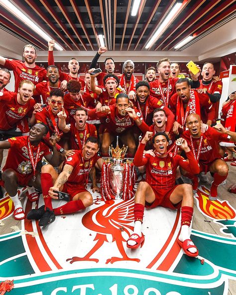 Liverpool Fc Team, Fa Community Shield, European Games, Liverpool Soccer, Liverpool Team, Soccer Event, Liverpool Players, Army Pics, European Soccer