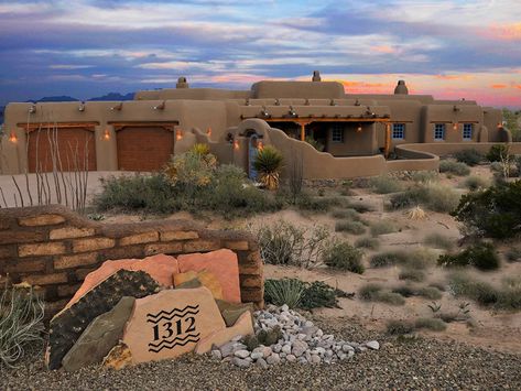 Classic Pueblo Style New Mexico Custom Home - Picacho Mountain House American Style, Pueblo House, Southwestern Homes, Southwest Architecture, Southwest Style Home, Pueblo Revival, American Style Homes, Santa Fe Style Homes, New Mexico Style