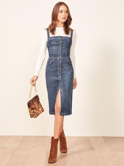 The ‘70s Called—They Want You to Wear This Denim Trend | Who What Wear Denim Dress Winter, Denim Dress Fall, Denim Dress Outfit, Camille Dress, Look Boho Chic, Looks Jeans, Fall Dress Outfit, Denim Wear, Denim Overall Dress