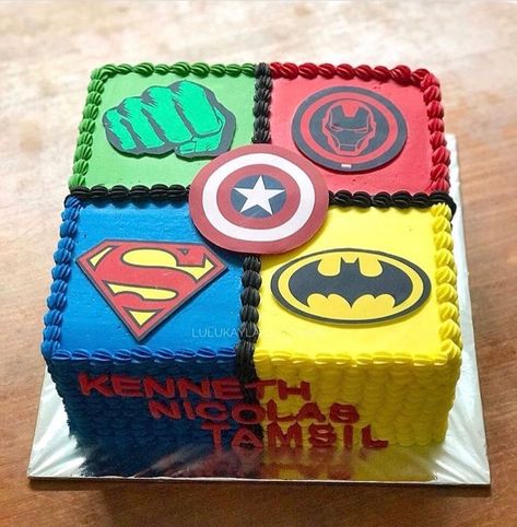 Marvel Birthday Cake, Birthday Cake Boys, Marvel Birthday Party, Marvel Cake, Superhero Birthday Cake, Anniversaire Diy, Avenger Birthday Party, Superhero Kids, Square Cake