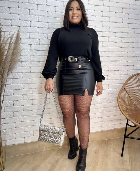 Plus Size Leather Skirt Outfit, Leather Skirt Outfit, Miniskirt Outfits, Leather Jacket Outfits, Vegas Baby, Night Out Outfit, Pinterest Outfits, Leather Outfit, Leather Mini Skirts