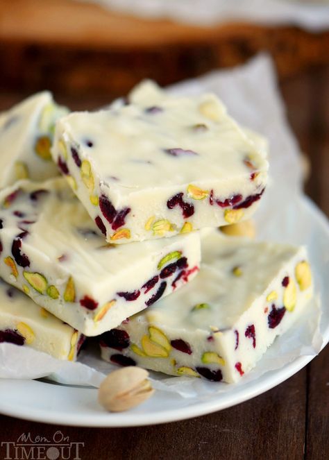 Need a quick and easy dessert for a small party or gathering? This is the recipe for you! Small Batch 3 Minute Cranberry Pistachio Fudge to the rescue! No one can resist the sweet allure of this incredibly easy fudge recipe! // Mom On Timeout #fudge #candy #recipe #cranberry #pistachio #easy #christmas #thanksgiving #holidays Pistachio Fudge Recipe, Cranberry Pistachio Fudge, Pistachio Fudge, Fudge Candy, Cranberry Fudge, Easy Fudge, Chocolate Chip Shortbread Cookies, White Chocolate Fudge, Cranberry Pistachio