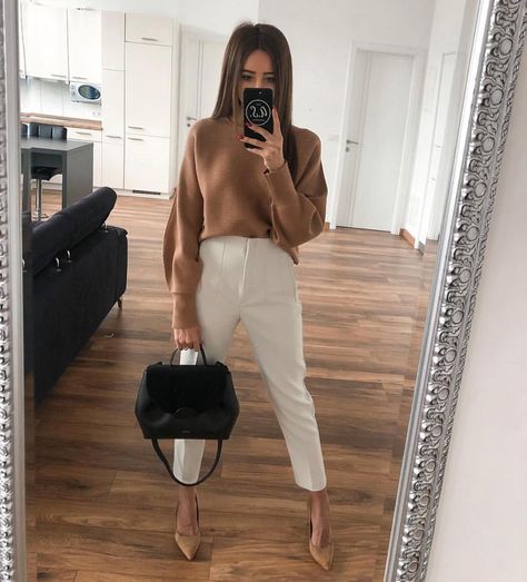 Style Année 80, Soiree Outfit, Camel Sweater, Girls Robes, Summer Inspo, Fashion Revolution, Sweater White, Todays Outfit, Ladies Dress Design