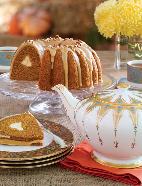 Chai Bundt Cake, Autumn Tea Party, Easy Cakes To Make, Elegant Thanksgiving, Pumpkin Bundt Cake, Caramel Icing, Pumpkin Chai, Autumn Tea, Chocolate Pot