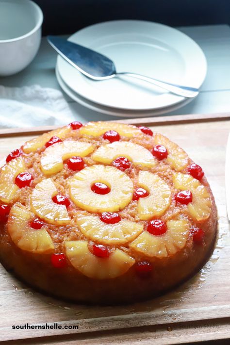 Iron Skillet Pineapple Upside Down Cake, Pineapple Upside Down Cake Cast Iron, Pineapple Upside Down Cake Recipe Cast Iron, Cast Iron Pineapple Upside Down Cake, Skillet Pineapple Upside Down Cake Recipe, Persimmon Muffins, Pineapple Cobbler, Southern Cakes, Pineapple Upside Down Cake Recipe