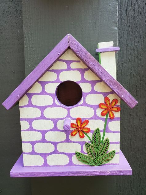 Mandala Bird House, Cute Bird House Painting Ideas Easy, Mini Birdhouse Painting Ideas, Easy Bird House Painting Ideas, Painted Bird Houses Ideas Simple, Bird Houses Diy Painted, Bird House Painting Ideas Simple, Cute Birdhouse Painting Ideas, Painted Birdhouses Ideas