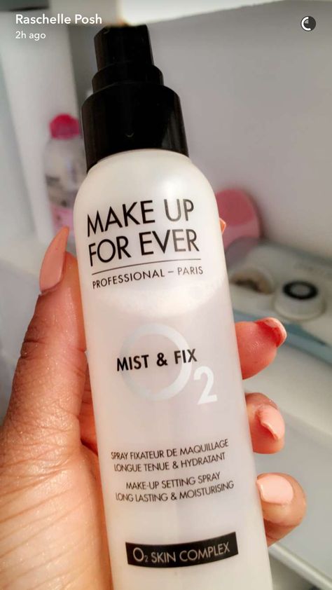 Makeup Forever Setting Spray, Beauty Skin Care Products, Makeup Inspired, Cool Drinks, Make Up For Ever, Makeup Items, About Makeup, Makeup Forever, Setting Spray