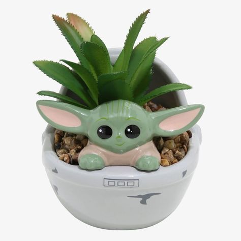 Excuse Me While I Buy a Baby Yoda Succulent Planter For Every Room in My House Bebe Yoda, Yoda Images, Yoda Wallpaper, Fake Succulents, Diy Socks, Star Wars Baby, Faux Succulents, Christmas Birthday Gifts, The Mandalorian