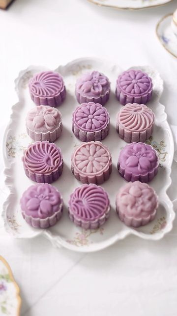 Custard Buns, Asian Dessert Recipes, Purple Sweet Potato, Easy Puff Pastry, Chocolate Custard, Glutinous Rice Flour, Coconut Custard, Purple Sweet Potatoes, Baking Tutorial