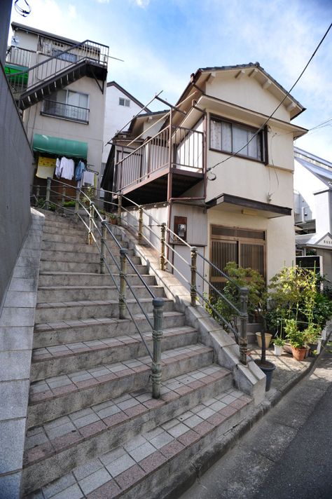 Japanese Town, Japan Street, Google Street View, Interesting Buildings, Japan Aesthetic, Aesthetic Japan, Cute House, Small Shops, Japanese Architecture