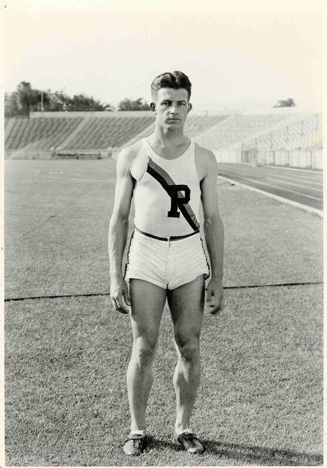 Track & field Vintage Track And Field, College Track, Track Uniforms, Track Outfits, Vintage Running, Running Singlet, Track Star, Classic Sportswear, Vintage Sport