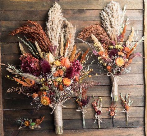 Thistle Bouquet Wedding, Autumn Wedding Bouquet, Eucalyptus Wedding Bouquet, Thistle Wedding, Rustic Wedding Photos, Bridal Bouquet Fall, Rustic Boho Wedding, Grass Wedding, Boho Bouquet