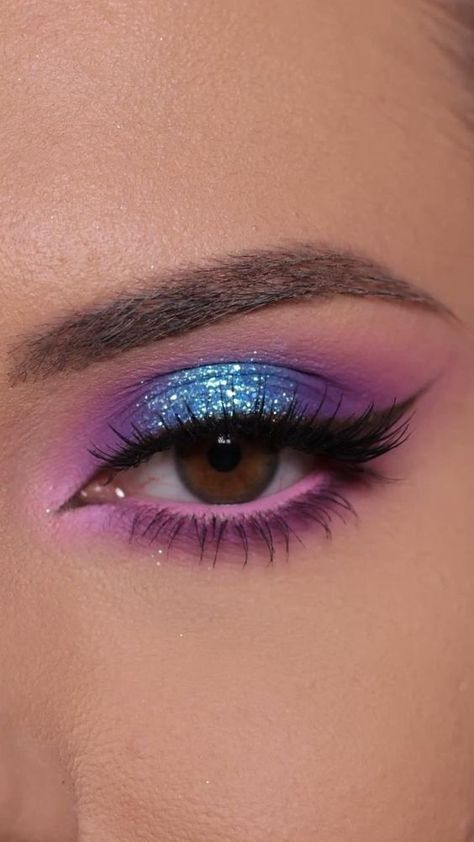 Teknik Makeup, Drag Make-up, Purple Eye Makeup, Cute Eye Makeup, Make Up Inspiration, Eye Makeup Pictures, Purple Makeup, Smink Inspiration, Makijaż Smokey Eye