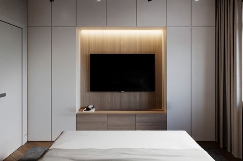 Top 13 Ways to Place a TV in Your Bedroom – Yanko Design Closet Con Tv, Wardrobe With Tv Unit, Bedroom Wardrobe Ideas, Bedroom Tv Wall, Bedroom Built In Wardrobe, Wardrobe Interior Design, Vevey, Dekorasi Kamar Tidur, Classic Bed