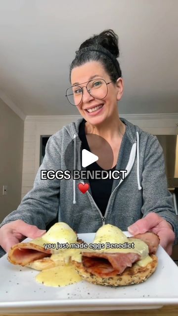 Iléna Tovia on Instagram: "Making Eggs Benedict is much easier that you think! #eggs #breakfastideas #cookwithme" Puff Pastry Eggs Benedict, Puff Pastry Eggs, Eggs Benedict Sauce, Benedict Sauce, Cottage Meals, Sauce Video, Cottage Recipes, Brunch Drinks, Florida Trip