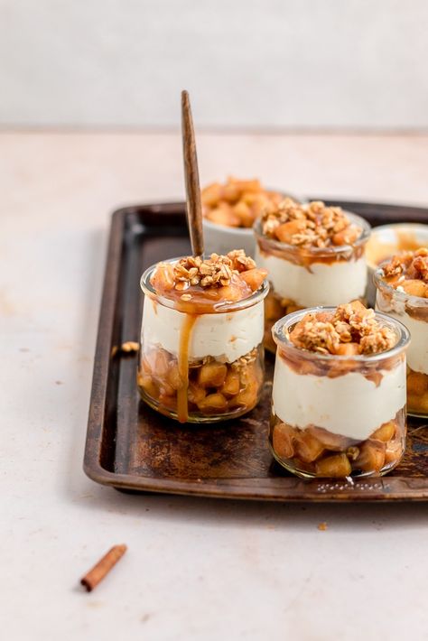 Apples And Cream Cheese, Apple Parfait, Easy Parfait, Morning Treats, Thanksgiving Fruit, Caramelized Apples, Parfait Cups, Apple Snacks, Desserts In A Glass