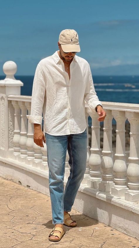 Men Travel Outfit, Miami Outfits Men, Miami Mens Fashion, French Men Style, Vacation Outfits Men, Smart Casual Menswear, Classy Outfits Men, Mens Summer Outfits, Mens Casual Outfits Summer