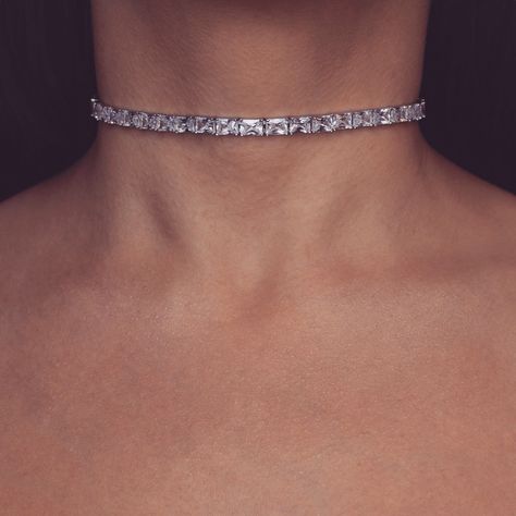 Fancy Choker, Cool Jewelry, Jewelry Chanel, Choker Designs, Diamond Necklace Designs, Wedding Earrings Drop, Fancy Necklace, Diamond Choker, Classy Jewelry