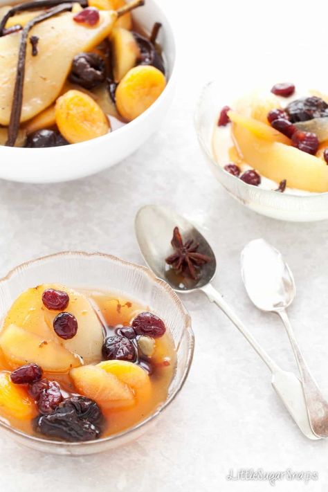 Winter Fruit Compote, Recipes With Canned Fruit, Healthy Breakfast Choices, Compote Recipe, Spiced Fruit, Hot Spices, Vanilla Sauce, Fruit Compote, Winter Fruit