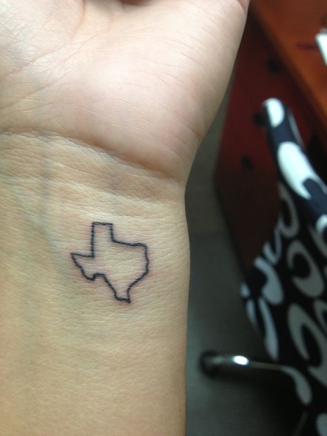 Texas Outline Tattoo, Texas Tattoo Ideas, Texas Tattoo, Cute Ankle Tattoos, State Tattoos, Cowgirl Tattoos, Texas Outline, Tattoos Traditional, Mandala Tattoos