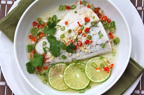 Thai Fish Recipe, Basa Fish Recipes, Steamed Fish Recipes, Thai Food Restaurant, Steam Fish, Chili Lime Sauce, Quick Dishes, Steam Recipes, Steamed Fish