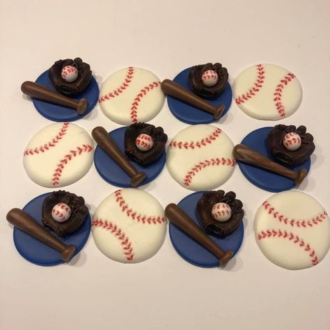 Baseball Cupcakes, Chocolate Toppers, Baseball Cookies, Softball Party, Baseball First Birthday, Fondant Ideas, Cupcake Chocolate, Baseball Cake, Cake With Fondant