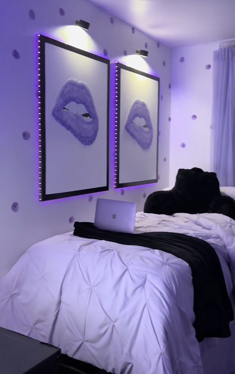 Olivia Rodrigo Room Ideas Bedroom, Olivia Rodrigo Bedroom Ideas, Olivia Rodrigo Bedroom, Purple And Black Room, Purple And Black Bedroom, Black And Purple Bedroom, Black Room Ideas, Purple Dorm Rooms, Purple Dorm