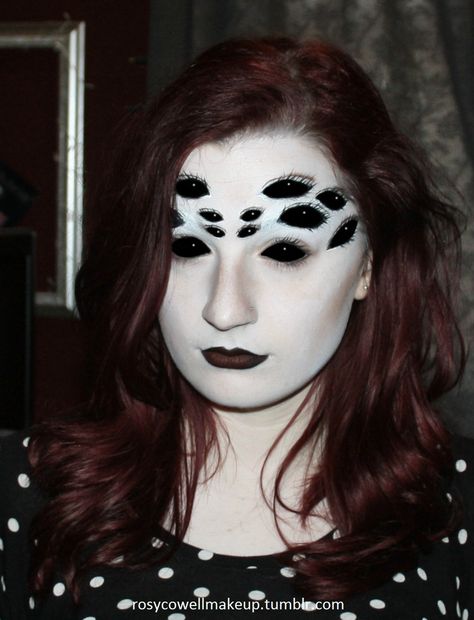 You can never have too many eyes. Scary Face Paint, Halloween Face Paint Designs, Easy Halloween Face Painting, Maquillage Halloween Simple, Spider Makeup, Gore Makeup, Halloween Make-up Looks, Spider Costume, Spider Queen