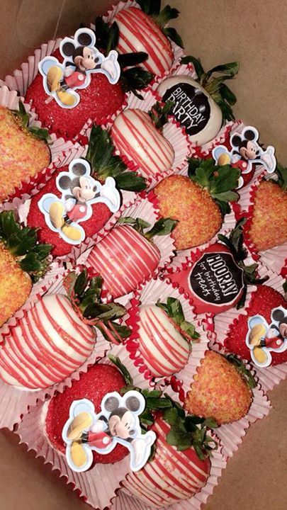 Mickey Mouse Strawberries Chocolate Covered, Mickey Mouse Chocolate Strawberries, Mickey Mouse Strawberries, Home Based Bakery, Birthday Strawberries, Cupcakes Minnie Mouse, Mickey Mouse Treats, Gourmet Chocolate Covered Strawberries, Mickey Mouse Theme Party