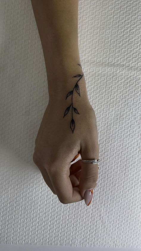 Leave Wrist Tattoo, Ivy Tattoo On Hand, Leave Hand Tattoo, Wrist And Thumb Tattoos, Leaves Tattoo On Hand, Wrist Leaves Tattoo, Hand Leaves Tattoo, Leaves On Hand Tattoo, Leaf Hand Tattoos For Women