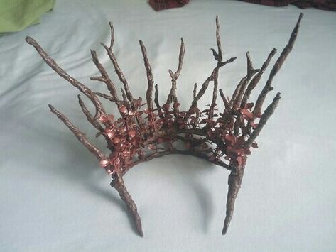 Tree Headpiece Diy, Diy Headpiece Crown, Twig Crown Diy, Twig Headpiece, Faerie Crown, Stick Crown, Branch Crown, Diy Headpiece, Twig Crown