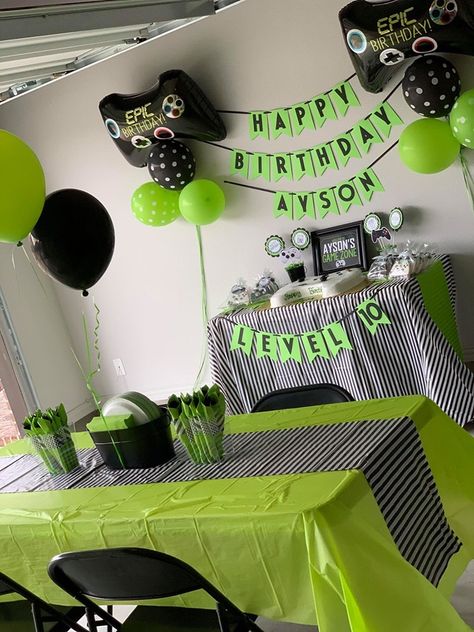 10 Year Boy Birthday Party Ideas, 10th Birthday Party Ideas For Boys, Fortnite Themed Birthday Party, Gaming Birthday Party Ideas Boys, Gamer Themed Birthday Party, Nintendo Switch Birthday, Gamers Party Ideas, Video Game Birthday Party Decorations, Xbox Birthday Party