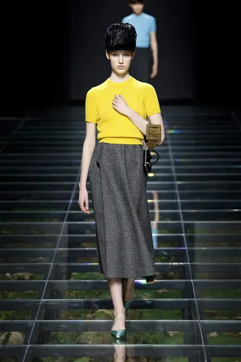 Prada Fall Winter 2024/2025, 2024 Fall Runway, Fashion Runway 2024, Prada Fw24, Prada Outfits Women, Trends Ss24, Prada Ready To Wear, Prada Fashion Show, Milan Style