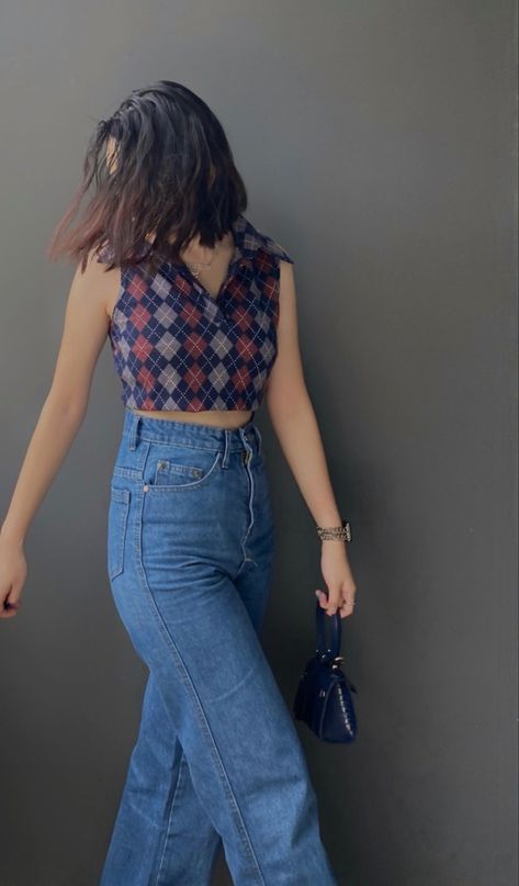 Jeans Tops Indian Style For Women, Ethnic Tops For Jeans, Jeans Top Design, Trendy Outfits Indian, Casual Indian Fashion, Desi Fashion Casual, Casual College Outfits, Fashion Top Outfits, Trendy Dress Outfits