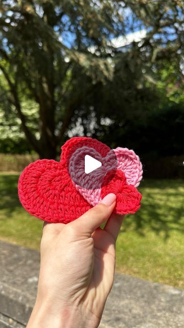 KENIKSE CROCHET on Instagram: "Crochet heart tutorial ♥️   #crochet #crochetersofinstagram #crocheting #crochetheart #crochettutorial #crocheter #crochetlove #crochetaddict" Big Crochet Heart, How To Crochet A Heart, Crochet Heart Pattern Free, Crochet Heart Tutorial, Heart Tutorial, Crochet Heart Pattern, Tutorial Crochet, Crochet Heart, Knitting Tutorial