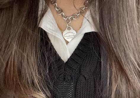 Tiffany Necklace Outfit, Tiffany Chain Necklace, Chain Necklace Outfit, Doc Martens Mary Janes, Unrealistic Wishlist, Sixth Form, Necklace Outfit, Tiffany Necklace, Fall Semester