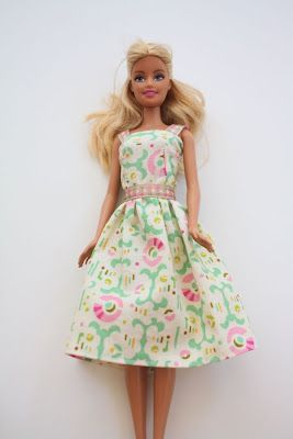 Barbie Dress Pattern, Sewing Barbie Clothes, Barbie Sewing Patterns, Diy Barbie Clothes, Barbie Doll Clothing Patterns, Sewing Dress, Sewing Doll Clothes, Barbie Clothes Patterns, Barbie Style