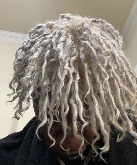 White Locs, Locs Men, Dreadlocks Men, Grunge Aesthetics, Dyed Hair Men, Unique Nail Art, Highlights Curly Hair, Cute Dreads, Ken Carson