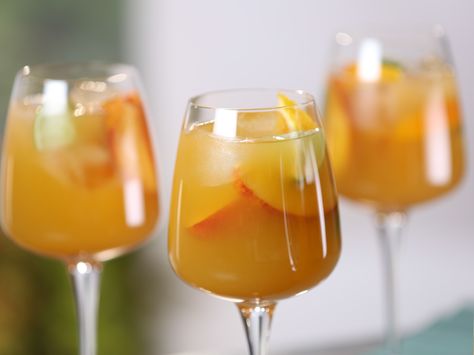 Riesling Sangria with Mango and Nectarine recipe from Bobby Flay via Food Network Riesling Sangria, Bobby Flay Brunch, Nectarine Recipes, Bobby Flay Recipes, Riesling Wine, Cider Sangria, Apple Cider Sangria, Sangria Recipe, Wine Guide