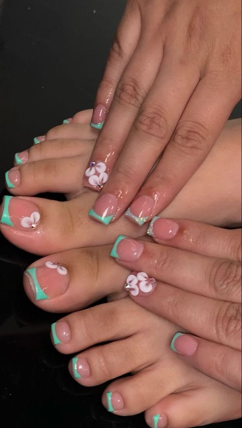 Square Medium Acrylic Nails Designs, Nail Sets Summer, Shorties Acrylic Nails Summer, Nails And Feet Set Summer, Summer Nails Ideas 2024 Square, Pink French Tip Design Nails, Pedicure Inspo 2024, Natural Nail Designs No Acrylics, Toes Gel Polish Ideas