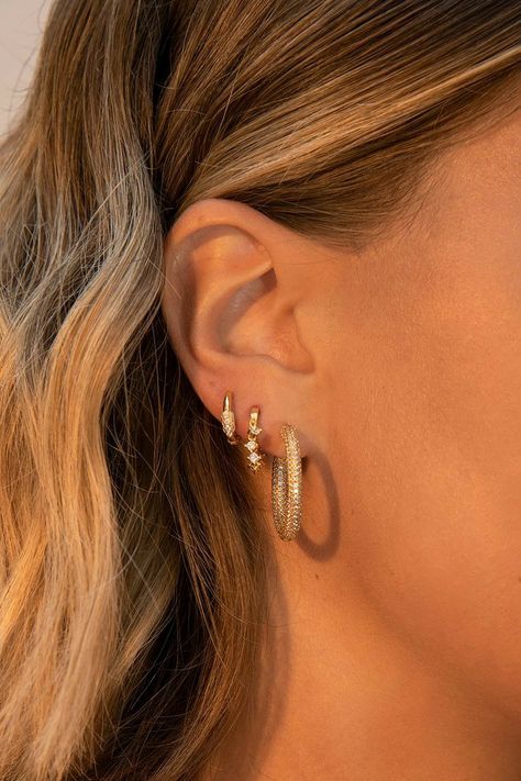 Cool Ear Piercings, Pretty Ear Piercings, Cute Ear Piercings, Cute Piercings, Dope Jewelry, Girly Jewelry, Jewelry Inspo, Pretty Jewellery, Ear Jewelry