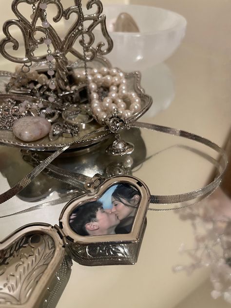 Locket Couple, Couple Locket, Coquette Couple, Jewlery Necklace, Love My Boyfriend, Heart Locket, Locket Necklace, Hopeless Romantic, Just Girly Things